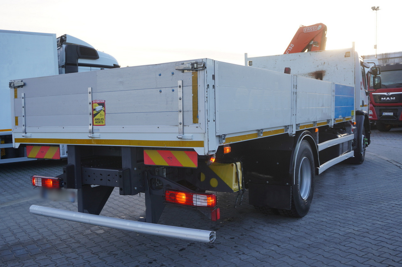 RENAULT C280 DTI 8 / FASSI crane 5.6 T / range 8 m / Flatbed 15 EPAL - Vrachtwagen met open laadbak, Kraanwagen: afbeelding 3 RENAULT C280 DTI 8 / FASSI crane 5.6 T / range 8 m / Flatbed 15 EPAL - Vrachtwagen met open laadbak, Kraanwagen: afbeelding 3