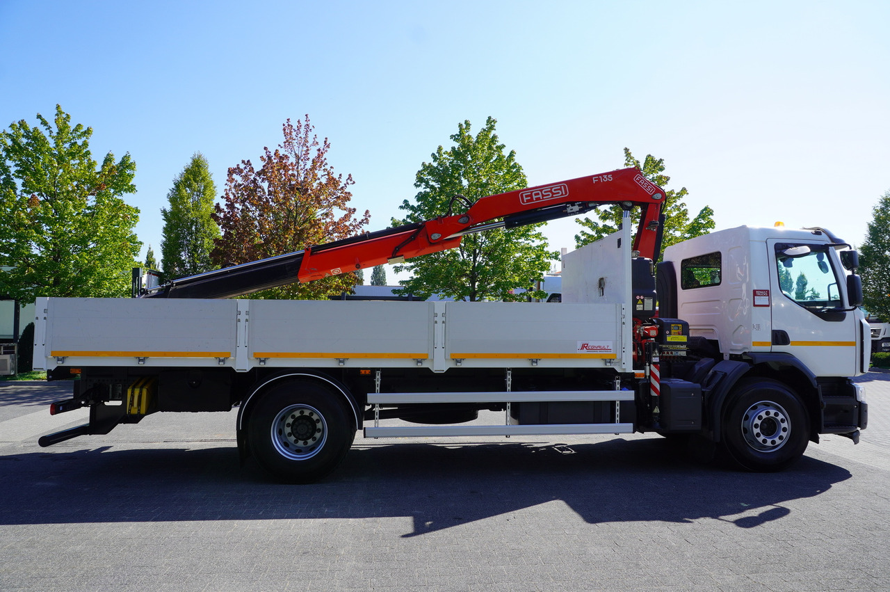 RENAULT C280 DTI 8 / FASSI crane 5.6 T / range 8 m / Flatbed 15 EPAL - Vrachtwagen met open laadbak, Kraanwagen: afbeelding 2 RENAULT C280 DTI 8 / FASSI crane 5.6 T / range 8 m / Flatbed 15 EPAL - Vrachtwagen met open laadbak, Kraanwagen: afbeelding 2