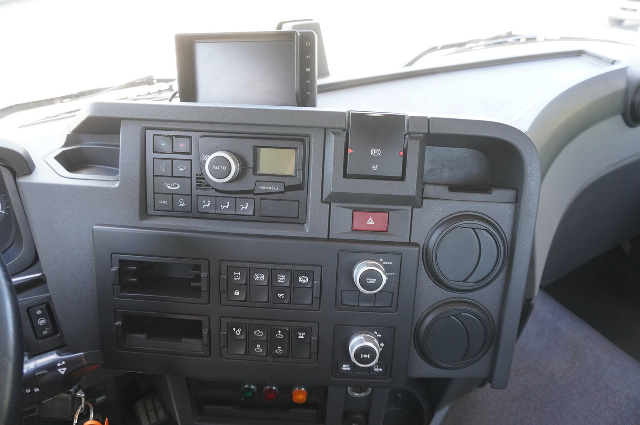 Kraanwagen RENAULT C380 Comfort 6x4 / Atlas 6.1 T crane / range 12.3 m: afbeelding 15