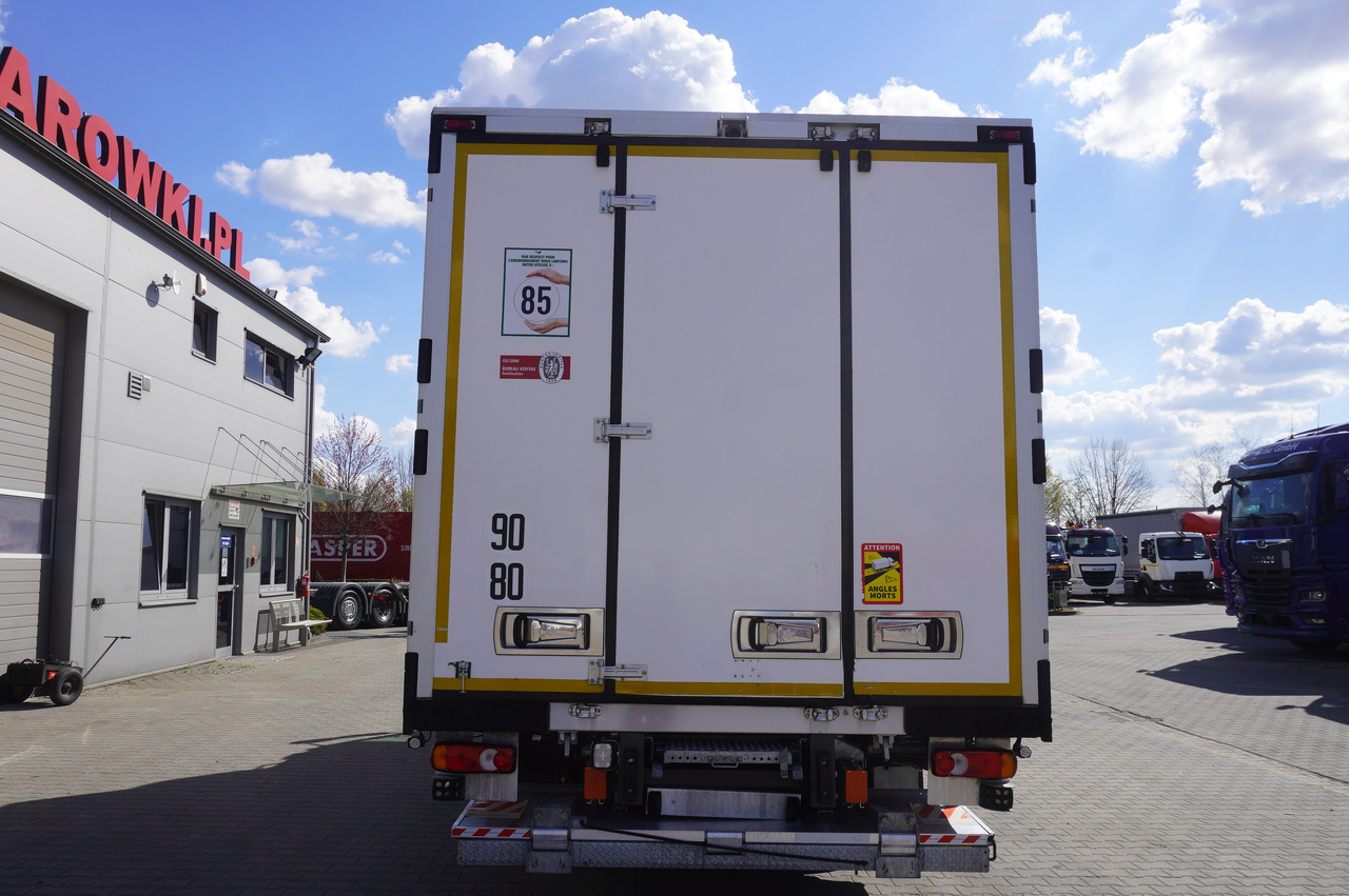 RENAULT D12 / Lamberet refrigerated truck / Dhollandia tail lift 1500 kg / 130 thousand km !! - Koelwagen vrachtwagen: afbeelding 4 RENAULT D12 / Lamberet refrigerated truck / Dhollandia tail lift 1500 kg / 130 thousand km !! - Koelwagen vrachtwagen: afbeelding 4