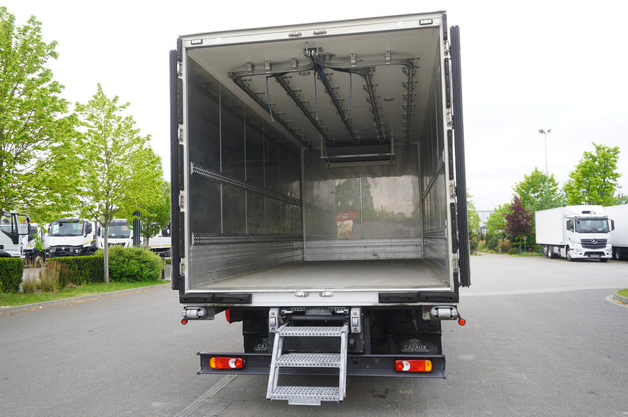 RENAULT D13 / 140 tho km !!! / Meat hook refrigerator / Thermoking T800R / 2 units - Koelwagen vrachtwagen: afbeelding 5 RENAULT D13 / 140 tho km !!! / Meat hook refrigerator / Thermoking T800R / 2 units - Koelwagen vrachtwagen: afbeelding 5
