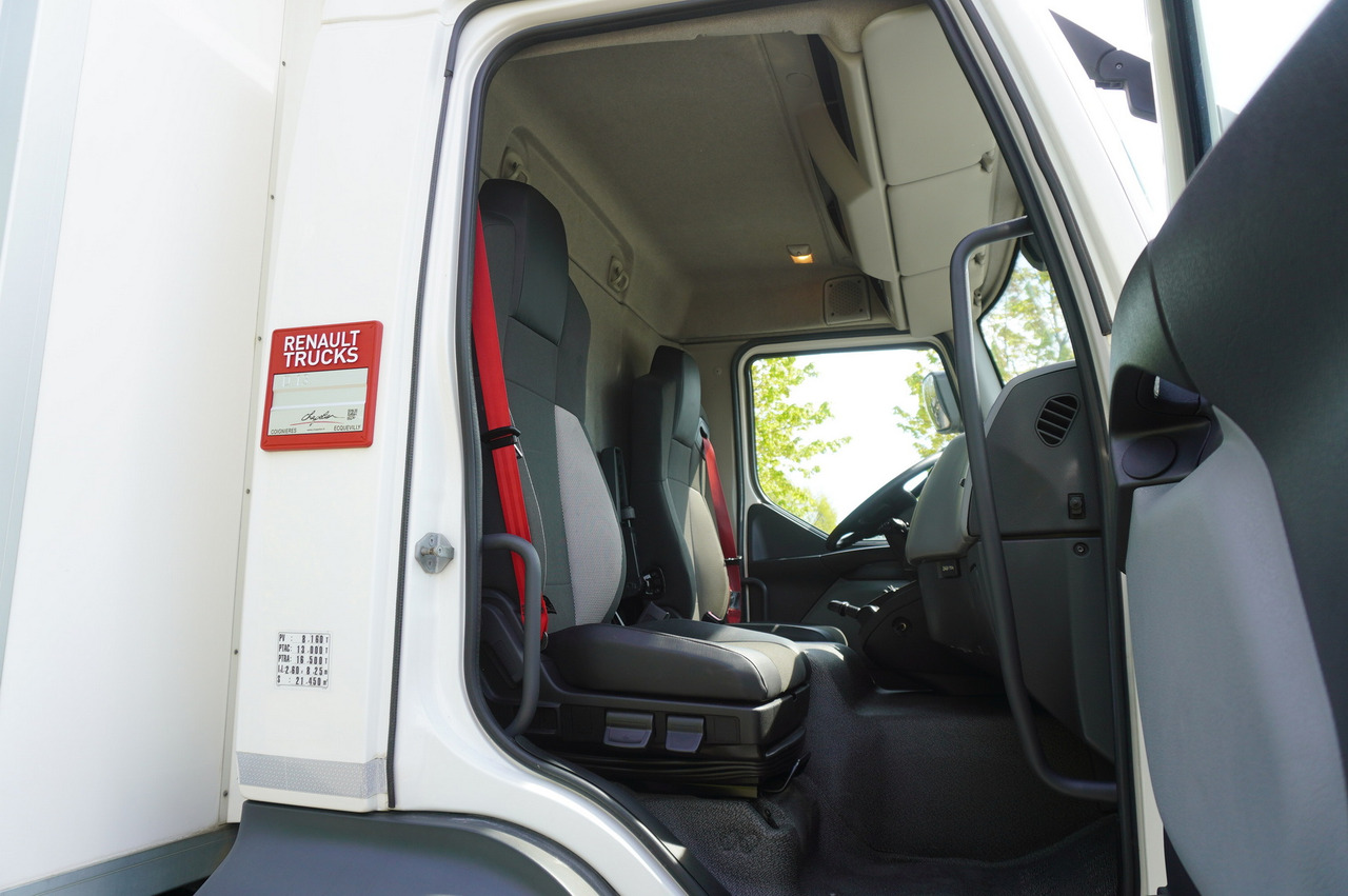 Koelwagen vrachtwagen voor het vervoer van vlees RENAULT D13 / 90 tho km !!! / Meat hook refrigerator / Thermoking T800R / 2 units: afbeelding 29 Koelwagen vrachtwagen voor het vervoer van vlees RENAULT D13 / 90 tho km !!! / Meat hook refrigerator / Thermoking T800R / 2 units: afbeelding 29