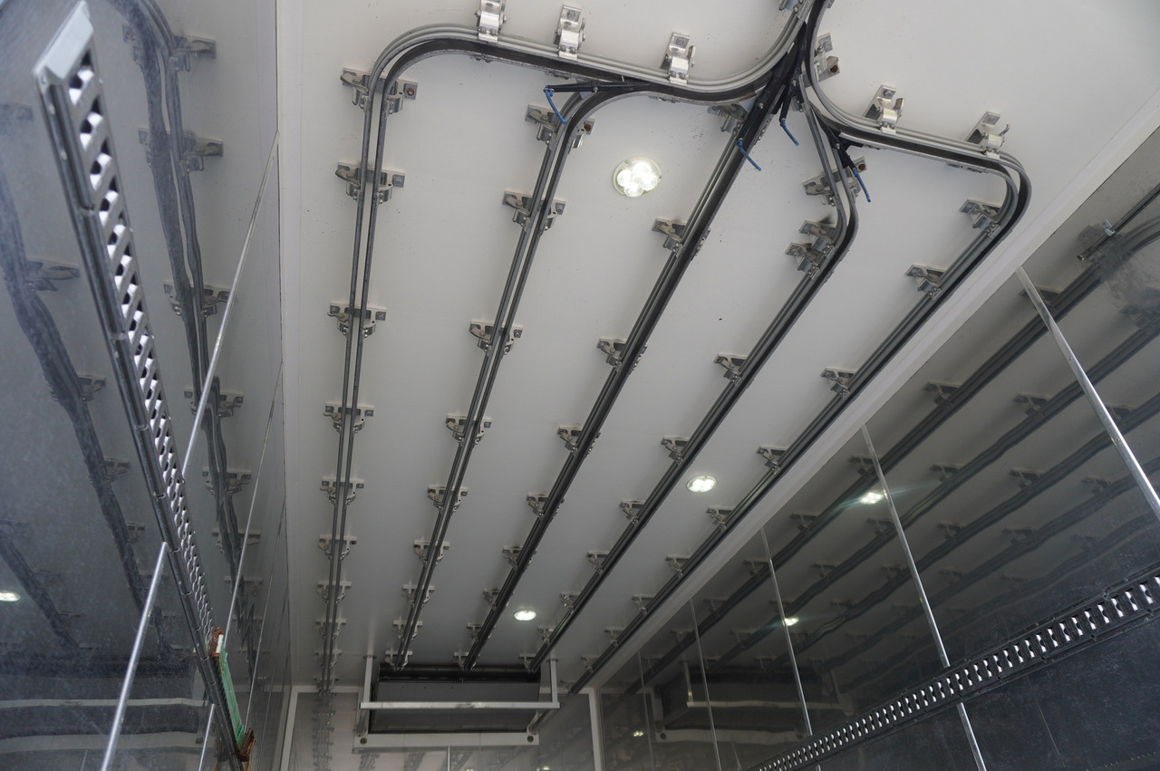 Koelwagen vrachtwagen voor het vervoer van vlees RENAULT D13 / 90 tho km !!! / Meat hook refrigerator / Thermoking T800R / 2 units: afbeelding 16 Koelwagen vrachtwagen voor het vervoer van vlees RENAULT D13 / 90 tho km !!! / Meat hook refrigerator / Thermoking T800R / 2 units: afbeelding 16