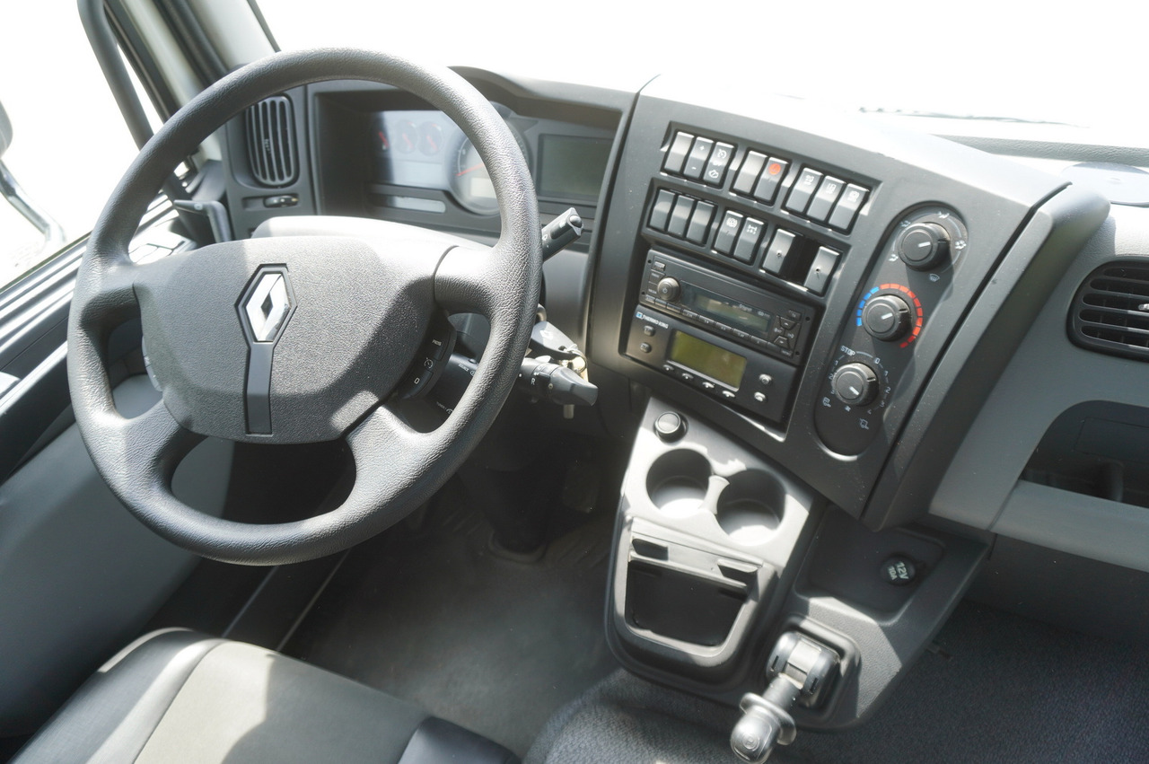 Koelwagen vrachtwagen voor het vervoer van vlees RENAULT D13 / 90 tho km !!! / Meat hook refrigerator / Thermoking T800R / 2 units: afbeelding 26 Koelwagen vrachtwagen voor het vervoer van vlees RENAULT D13 / 90 tho km !!! / Meat hook refrigerator / Thermoking T800R / 2 units: afbeelding 26