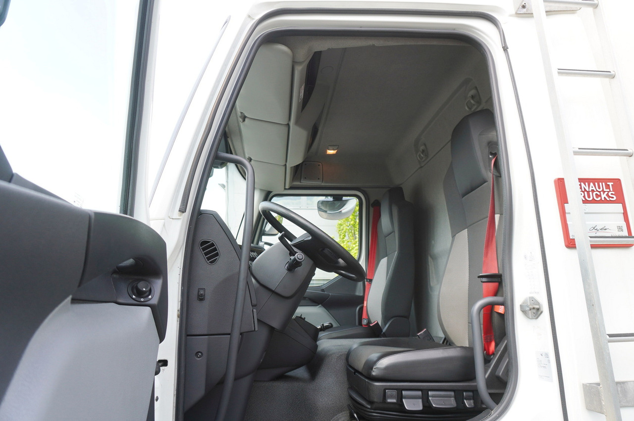 Koelwagen vrachtwagen voor het vervoer van vlees RENAULT D13 / 90 tho km !!! / Meat hook refrigerator / Thermoking T800R / 2 units: afbeelding 20 Koelwagen vrachtwagen voor het vervoer van vlees RENAULT D13 / 90 tho km !!! / Meat hook refrigerator / Thermoking T800R / 2 units: afbeelding 20