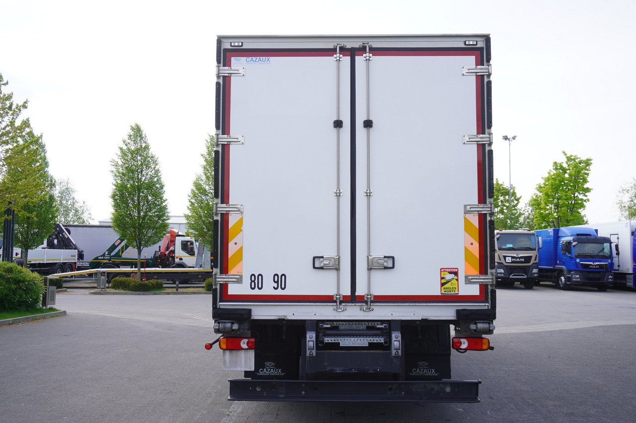 Koelwagen vrachtwagen voor het vervoer van vlees RENAULT D13 / 90 tho km !!! / Meat hook refrigerator / Thermoking T800R / 2 units: afbeelding 7 Koelwagen vrachtwagen voor het vervoer van vlees RENAULT D13 / 90 tho km !!! / Meat hook refrigerator / Thermoking T800R / 2 units: afbeelding 7