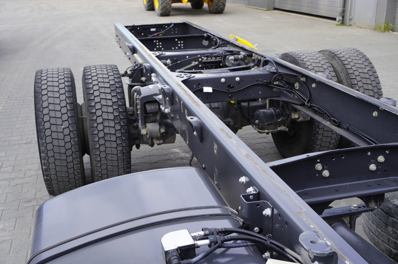 Containertransporter/ Wissellaadbak vrachtwagen RENAULT D16 / Chassis 7.1 m / Differential lock: afbeelding 9