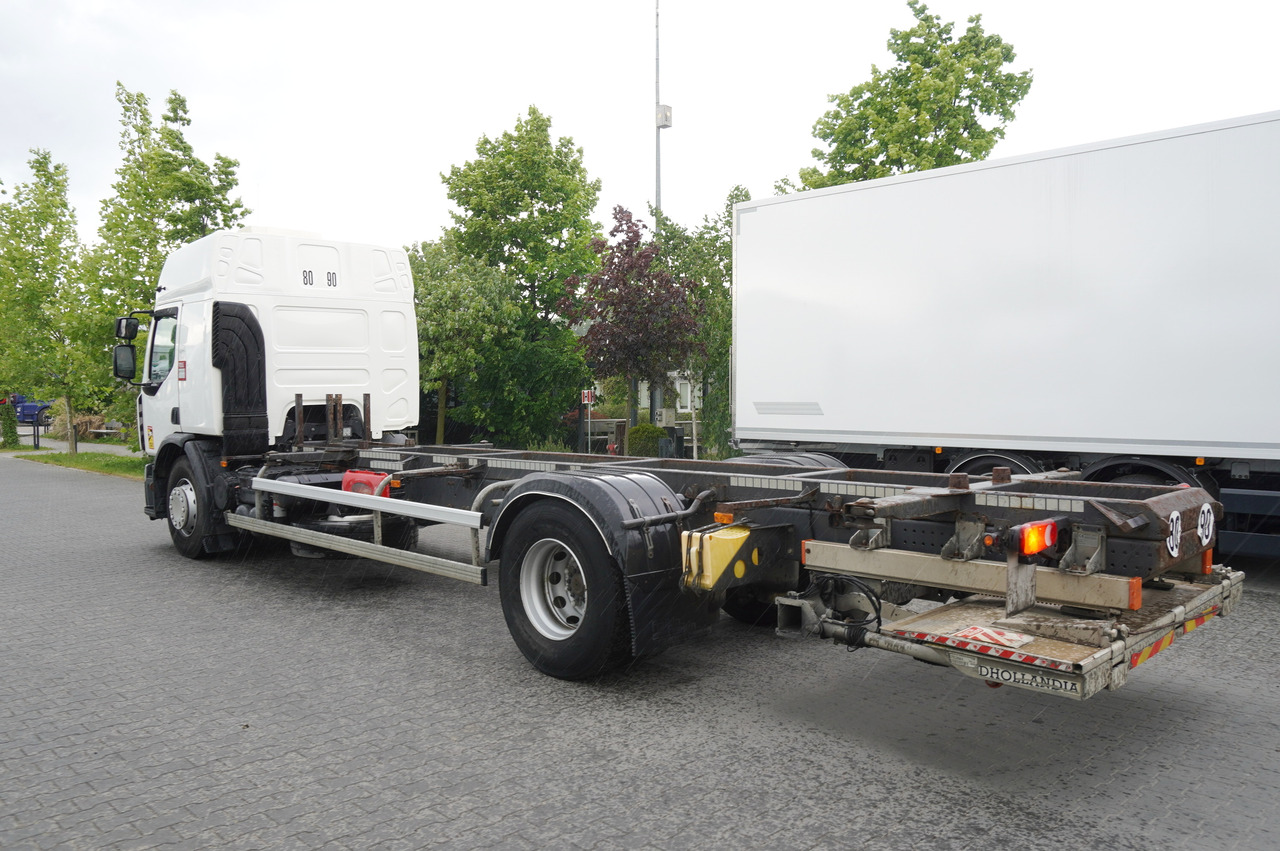 RENAULT D19 Wide Glob / BDF / load capacity 11t / 280 thousand km / tail lift - Chassis vrachtwagen: afbeelding 3 RENAULT D19 Wide Glob / BDF / load capacity 11t / 280 thousand km / tail lift - Chassis vrachtwagen: afbeelding 3