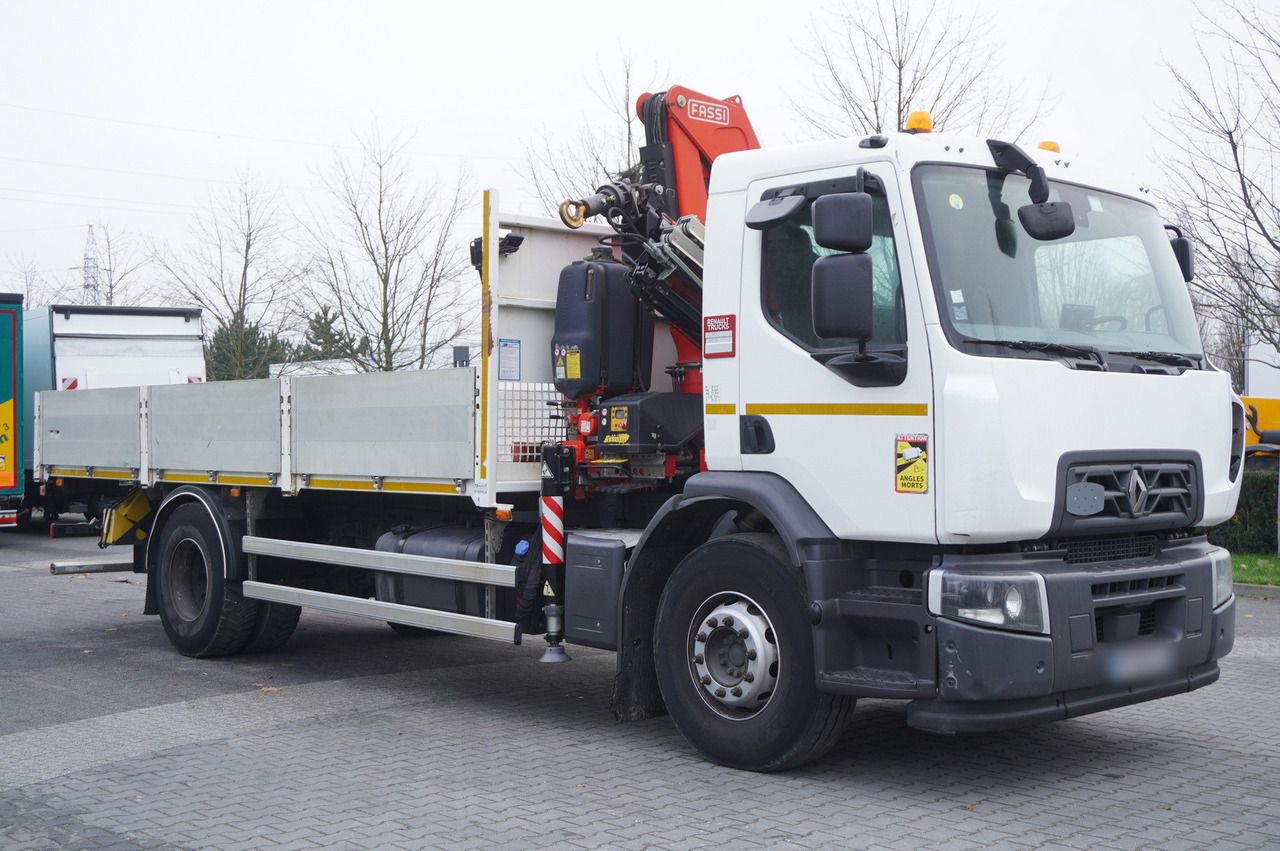 RENAULT RENAULT C280 DTI 8 / FASSI crane 5.6 T / 560 MTH / range 8 m / Flatbed 15 EPAL - Kraanwagen: afbeelding 2 RENAULT RENAULT C280 DTI 8 / FASSI crane 5.6 T / 560 MTH / range 8 m / Flatbed 15 EPAL - Kraanwagen: afbeelding 2