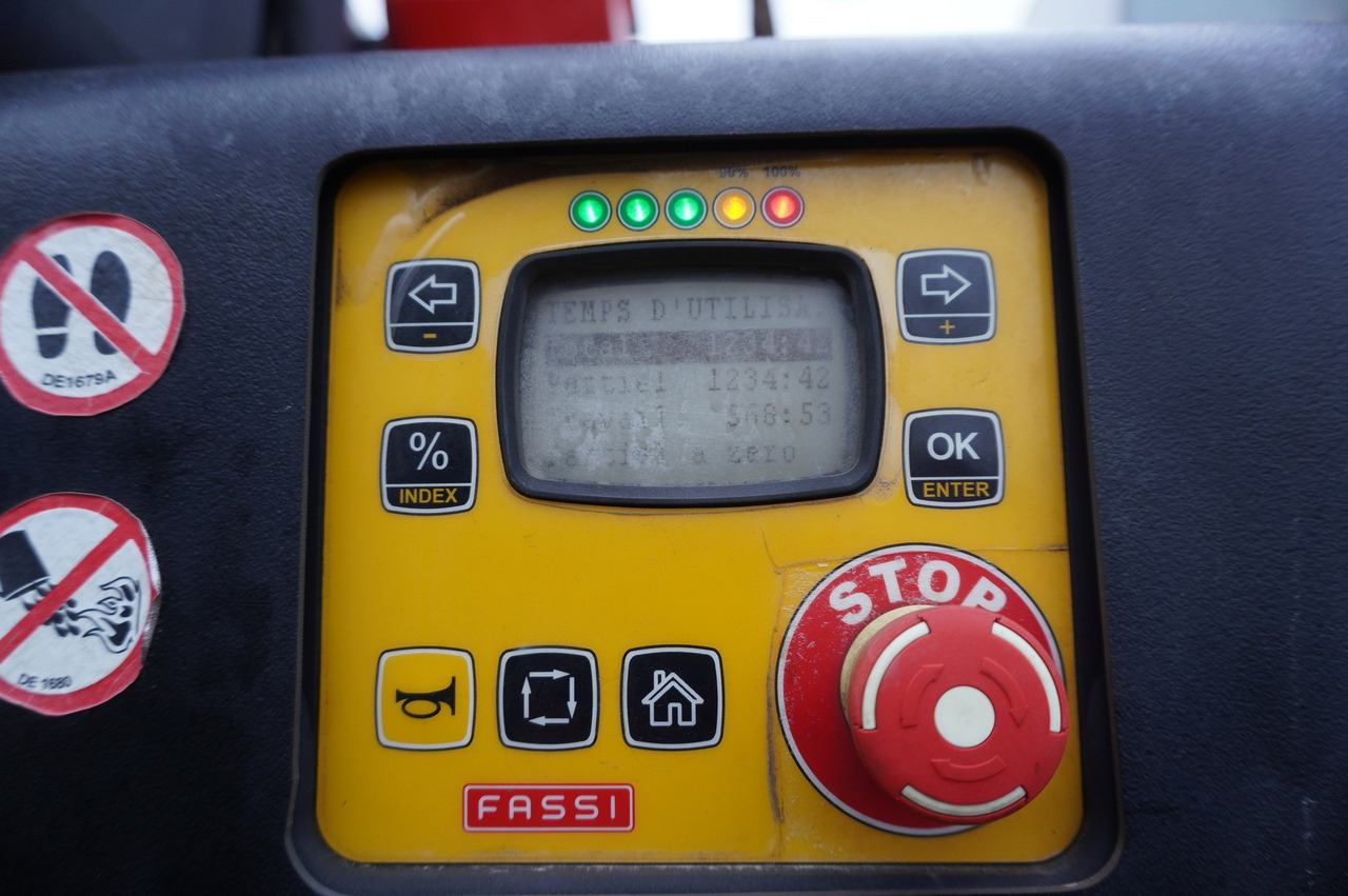 RENAULT RENAULT C280 DTI 8 / FASSI crane 5.6 T / 560 MTH / range 8 m / Flatbed 15 EPAL - Kraanwagen: afbeelding 3 RENAULT RENAULT C280 DTI 8 / FASSI crane 5.6 T / 560 MTH / range 8 m / Flatbed 15 EPAL - Kraanwagen: afbeelding 3