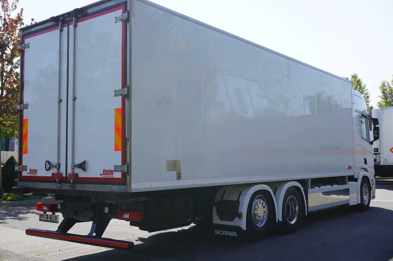 SCANIA R500 Hook-Up Refrigerated Truck KIESLING 20 EPAL / Carrier Supra 1250 Silent - Koelwagen vrachtwagen: afbeelding 4 SCANIA R500 Hook-Up Refrigerated Truck KIESLING 20 EPAL / Carrier Supra 1250 Silent - Koelwagen vrachtwagen: afbeelding 4