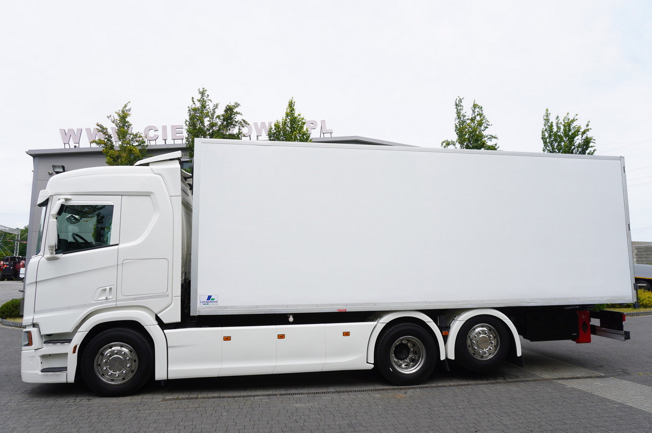 SCANIA R500 / Lecapitaine refrigerator / Carrier Supra 950 / steered 3rd axle - Koelwagen vrachtwagen: afbeelding 2 SCANIA R500 / Lecapitaine refrigerator / Carrier Supra 950 / steered 3rd axle - Koelwagen vrachtwagen: afbeelding 2