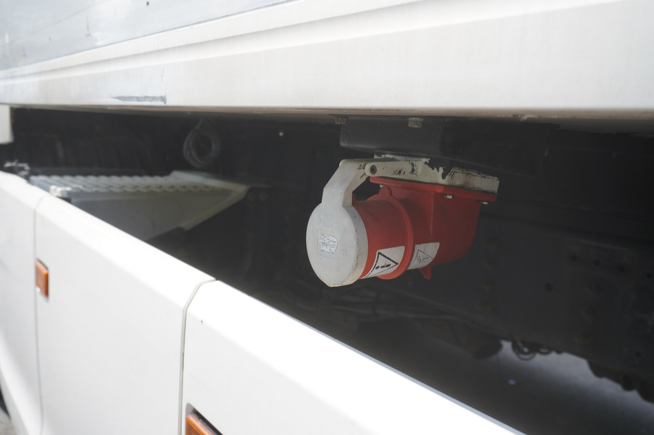 SCANIA R500 / Lecapitaine refrigerator Multitemp / Carrier Supra 950 MT / 3rd axle steered - Koelwagen vrachtwagen: afbeelding 4 SCANIA R500 / Lecapitaine refrigerator Multitemp / Carrier Supra 950 MT / 3rd axle steered - Koelwagen vrachtwagen: afbeelding 4
