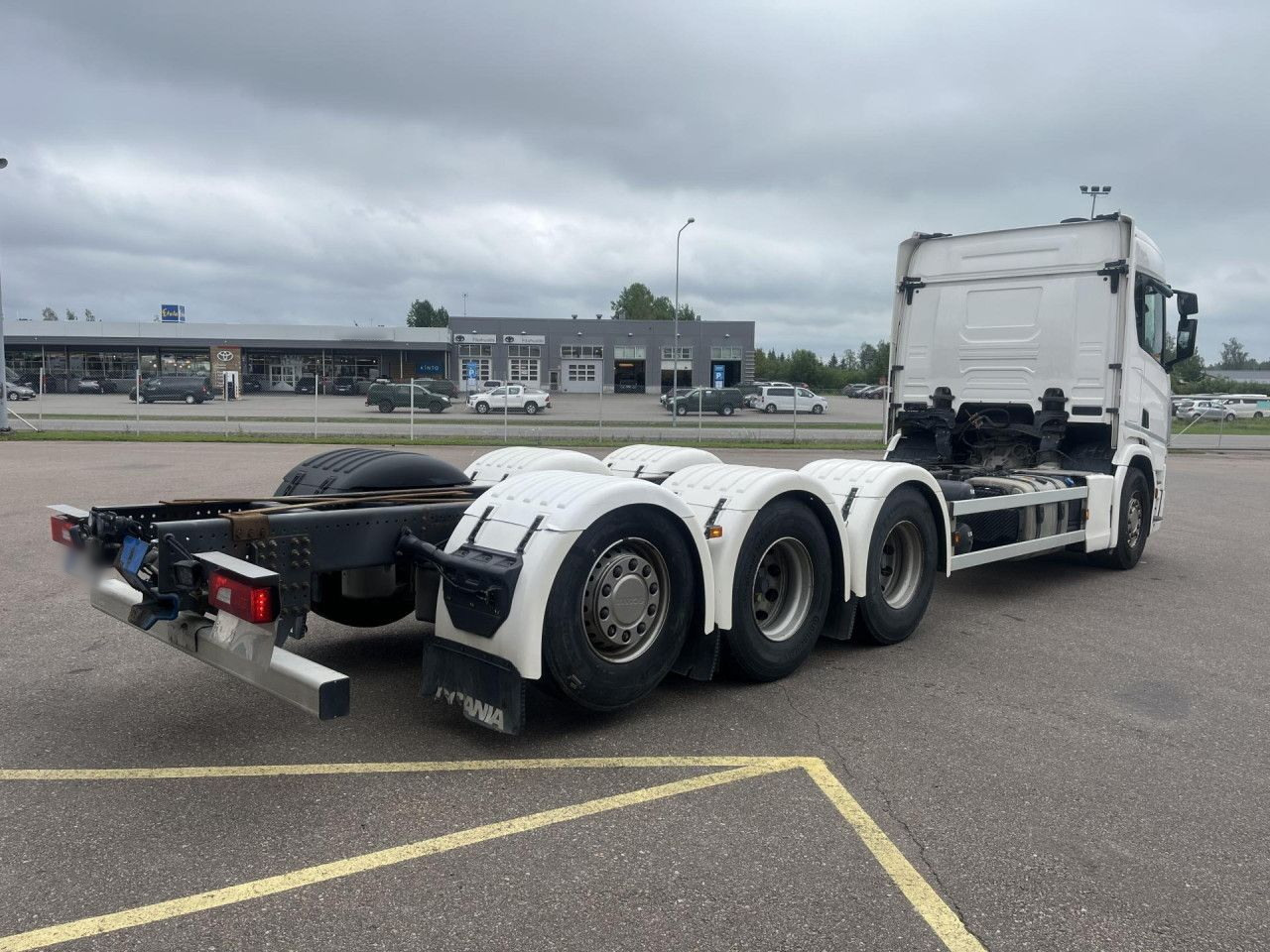 SCANIA R560 B8x4*4 / Chassis / sleeper cab / Power take-off - Chassis vrachtwagen: afbeelding 3 SCANIA R560 B8x4*4 / Chassis / sleeper cab / Power take-off - Chassis vrachtwagen: afbeelding 3