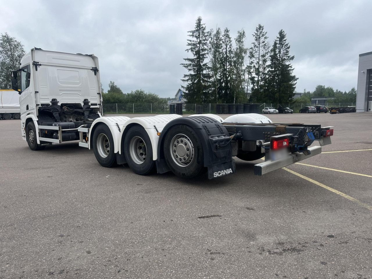 SCANIA R560 B8x4*4 / Chassis / sleeper cab / Power take-off - Kraanwagen: afbeelding 2 SCANIA R560 B8x4*4 / Chassis / sleeper cab / Power take-off - Kraanwagen: afbeelding 2