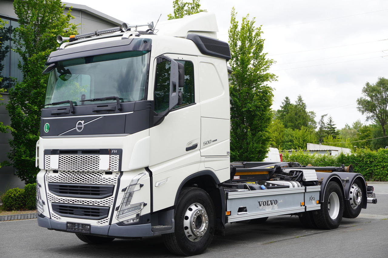 VOLVO FH 500 / VDL hooklift 21 tons / 2022 / steering 3d axle / 2 units - Haakarmsysteem vrachtwagen: afbeelding 2 VOLVO FH 500 / VDL hooklift 21 tons / 2022 / steering 3d axle / 2 units - Haakarmsysteem vrachtwagen: afbeelding 2