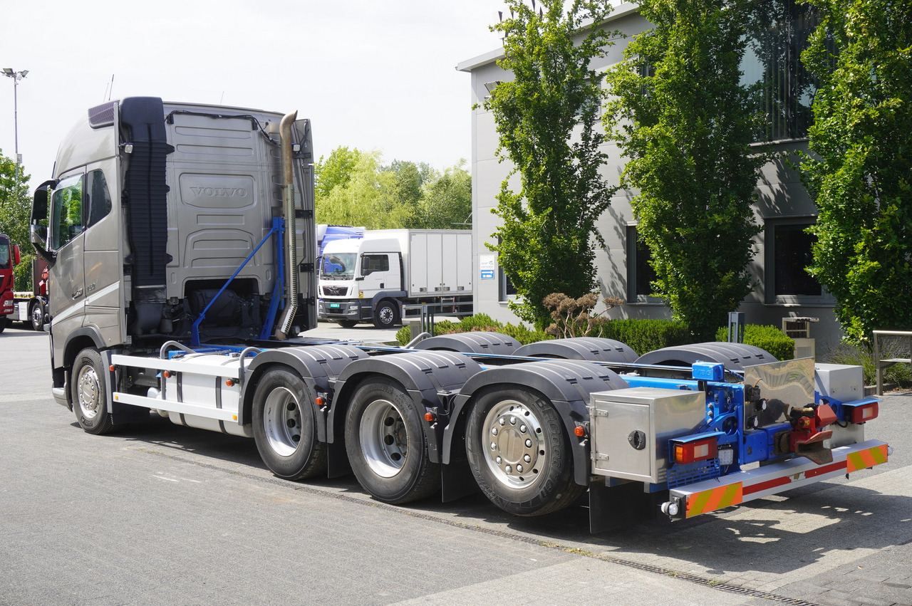 VOLVO FH16 750 8x4x4 / 750 HP! / Frame 685 cm / Steered 4th axle - Kraanwagen: afbeelding 4 VOLVO FH16 750 8x4x4 / 750 HP! / Frame 685 cm / Steered 4th axle - Kraanwagen: afbeelding 4