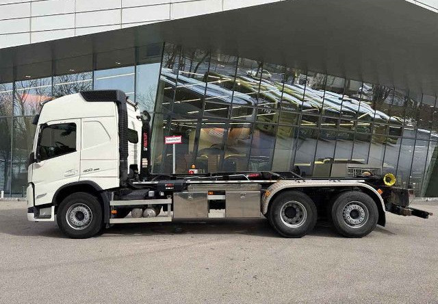 VOLVO FM 460 6X2*4 / HIAB ULT21S61 hooklift / 50 tho. km! / 2022 - Haakarmsysteem vrachtwagen: afbeelding 3 VOLVO FM 460 6X2*4 / HIAB ULT21S61 hooklift / 50 tho. km! / 2022 - Haakarmsysteem vrachtwagen: afbeelding 3