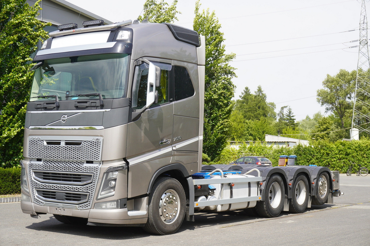 VOLVO Volvo FH16 750 8x4x4 / 750 HP! / Frame 685 cm / Steered 4th axle - Kraanwagen: afbeelding 2 VOLVO Volvo FH16 750 8x4x4 / 750 HP! / Frame 685 cm / Steered 4th axle - Kraanwagen: afbeelding 2
