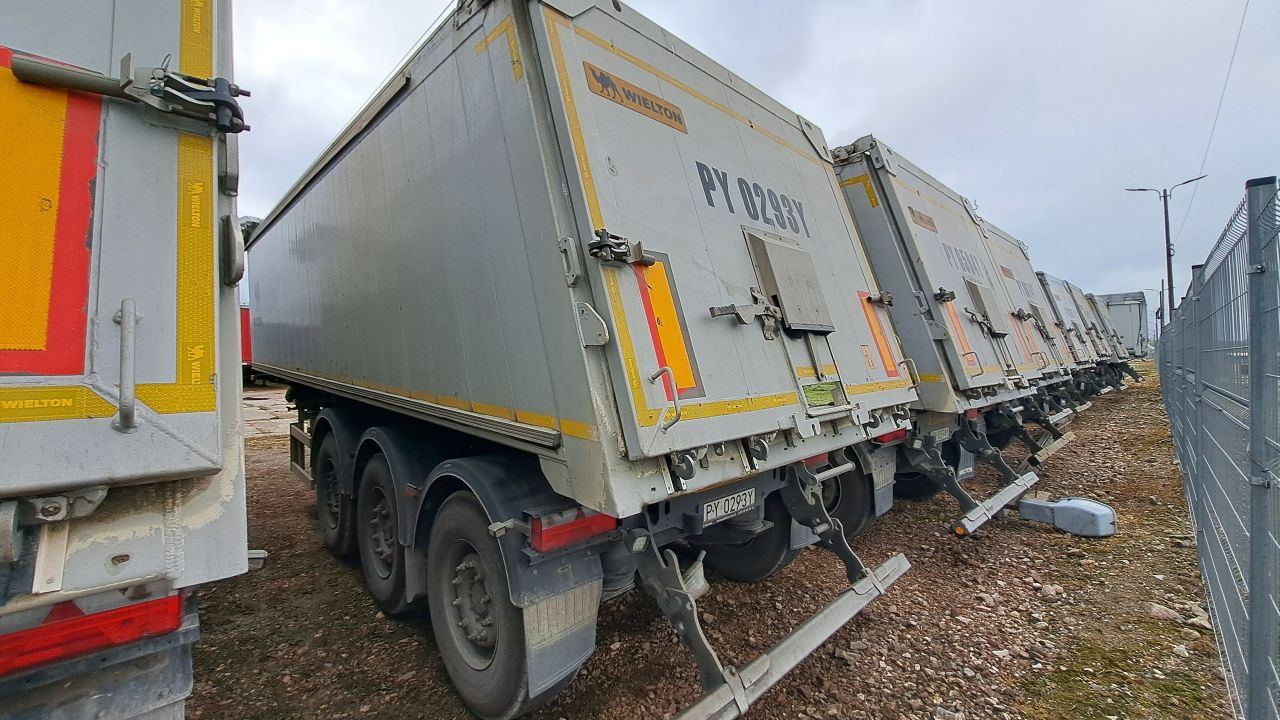 WIELTON NW-3 / weight 6.2 t / capacity 38m3 / Electrically folded roof / Teflon / 20 units, 2022 - Kipper oplegger: afbeelding 4 WIELTON NW-3 / weight 6.2 t / capacity 38m3 / Electrically folded roof / Teflon / 20 units, 2022 - Kipper oplegger: afbeelding 4