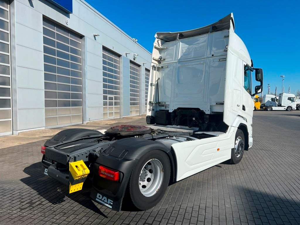 DAF XFn 480 FT Intarder 2xTank 1.105 L Vollspoiler - Trekker: afbeelding 4 DAF XFn 480 FT Intarder 2xTank 1.105 L Vollspoiler - Trekker: afbeelding 4