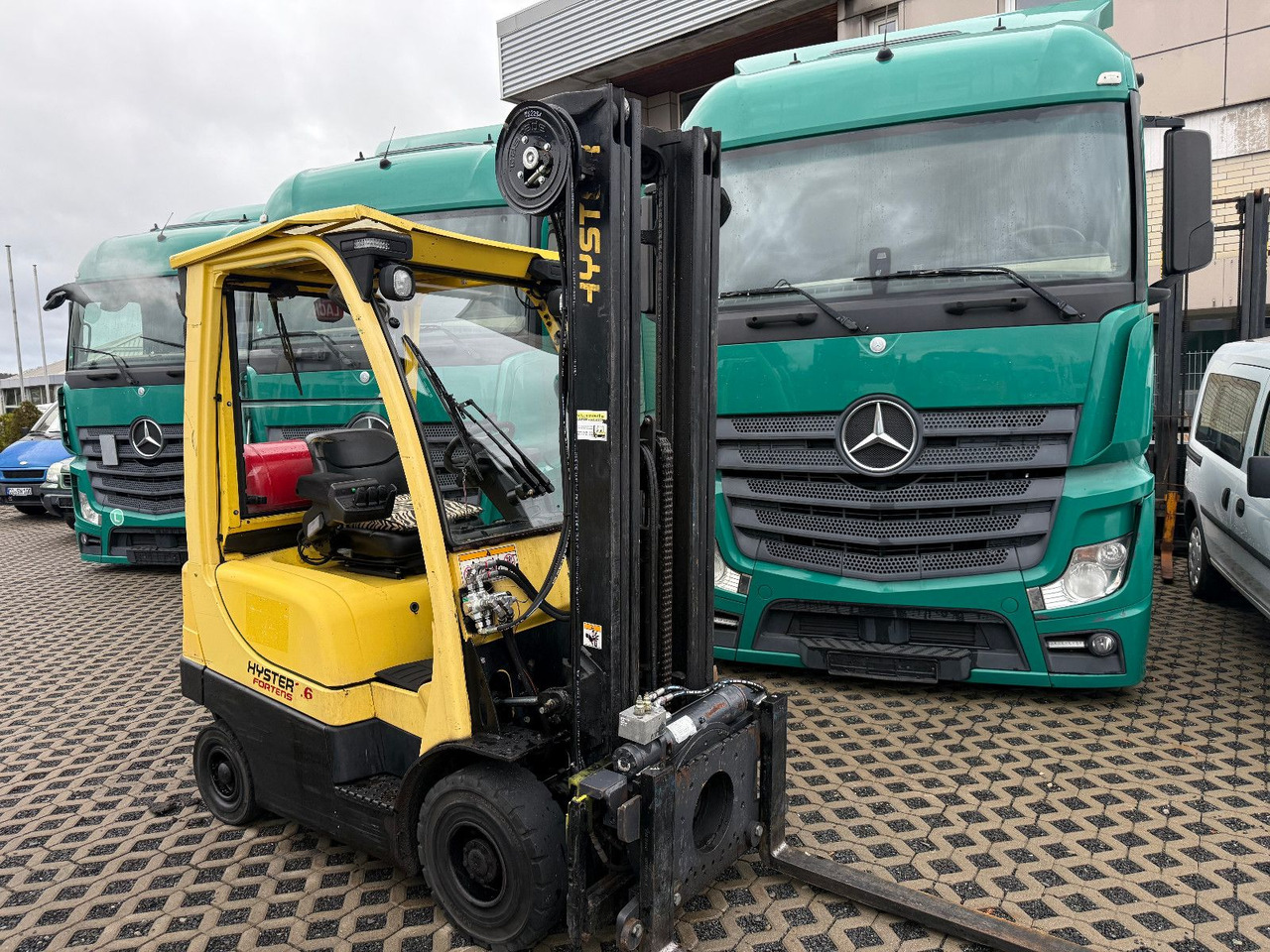 Hyster H1,6 FT drehbare Klammergabel Hyster H1,6 FT drehbare Klammergabel - LPG heftruck: afbeelding 1 Hyster H1,6 FT drehbare Klammergabel Hyster H1,6 FT drehbare Klammergabel - LPG heftruck: afbeelding 1