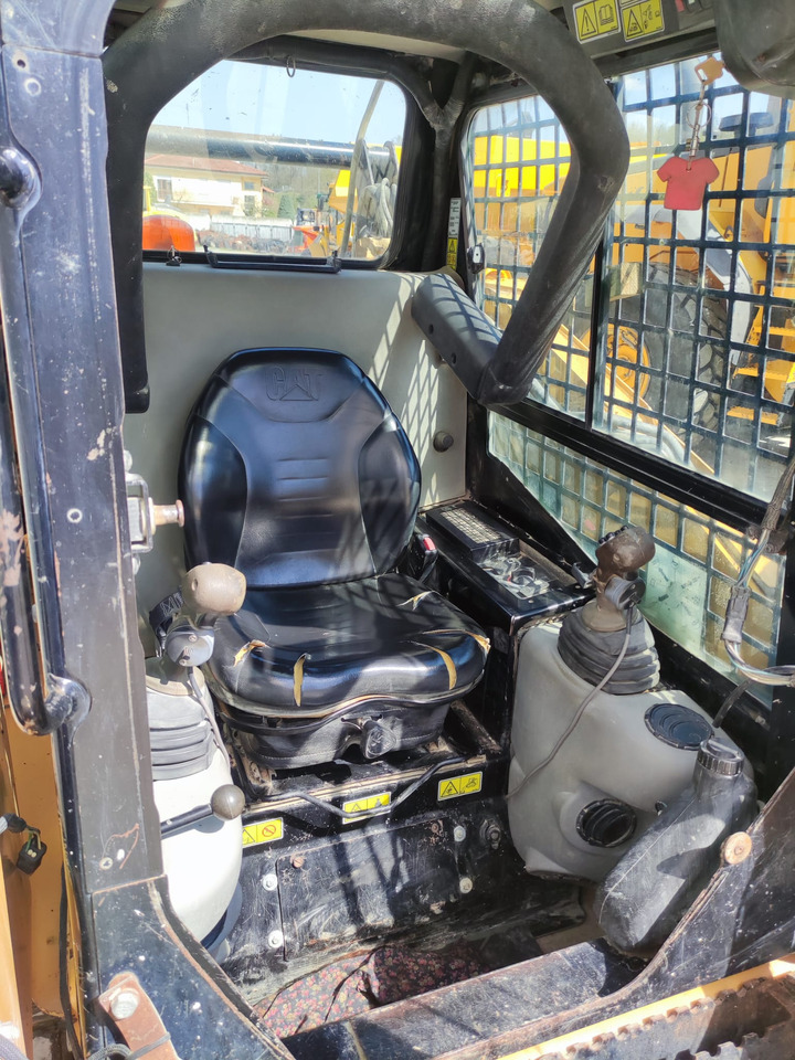 CATERPILLAR 257B2 - Compacte rupslader: afbeelding 5 CATERPILLAR 257B2 - Compacte rupslader: afbeelding 5