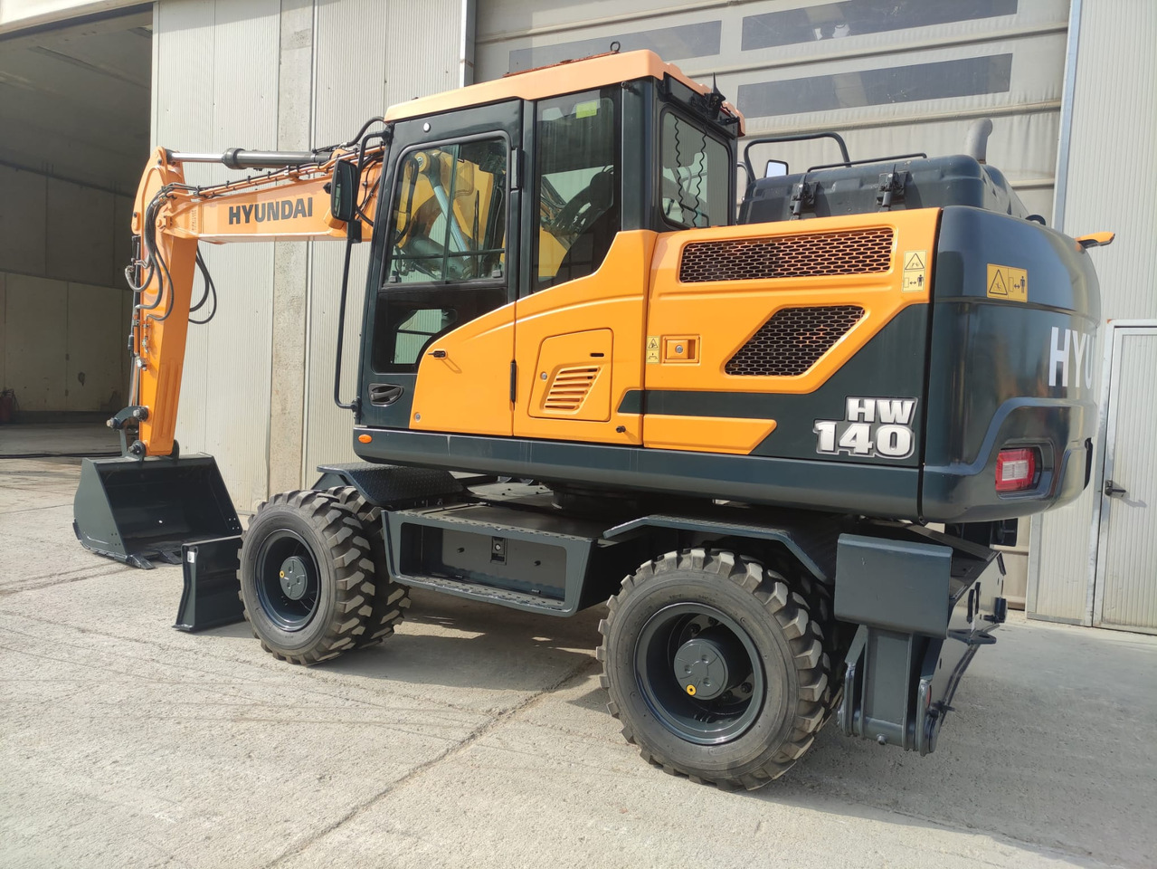 HYUNDAI HW140 - Mobiele graafmachine: afbeelding 4 HYUNDAI HW140 - Mobiele graafmachine: afbeelding 4