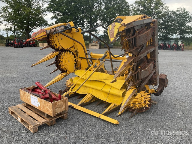 2010 New Holland 360 Forage Harvester Header - Hakselaar toebehoor: afbeelding 2 2010 New Holland 360 Forage Harvester Header - Hakselaar toebehoor: afbeelding 2