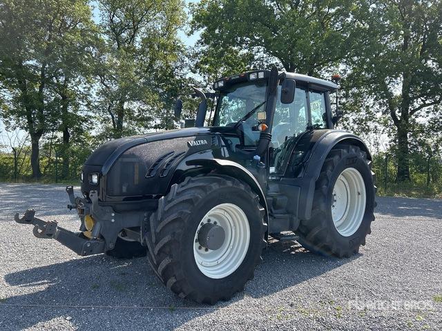2012 Valtra T213 4WD Tractor - Tractor: afbeelding 1 2012 Valtra T213 4WD Tractor - Tractor: afbeelding 1