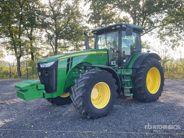 John Deere 8260R 4WD Tractor - Tractor: afbeelding 2 John Deere 8260R 4WD Tractor - Tractor: afbeelding 2