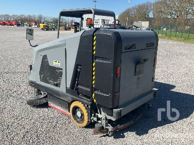 KAECHER B300 RI Ride-On Industrial Vacuum - Industriële stofzuiger: afbeelding 2 KAECHER B300 RI Ride-On Industrial Vacuum - Industriële stofzuiger: afbeelding 2