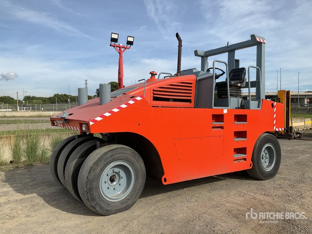 1999 STA VP2400 8 Wheel Pneumatic Roller - Bandenwals: afbeelding 2 1999 STA VP2400 8 Wheel Pneumatic Roller - Bandenwals: afbeelding 2