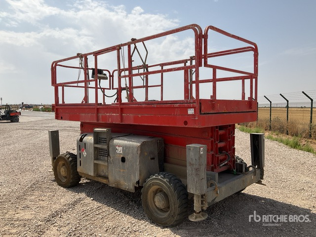 2006 Haulotte H15SX 4x4 Diesel Scissor Lift - Schaarlift: afbeelding 3 2006 Haulotte H15SX 4x4 Diesel Scissor Lift - Schaarlift: afbeelding 3