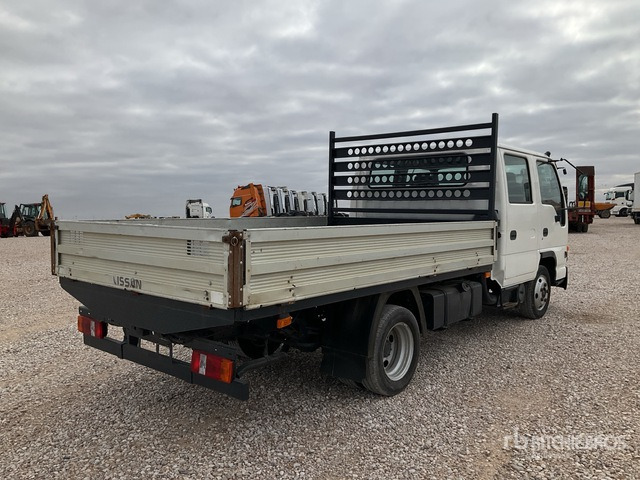 2006 Isuzu NPR77 4x2 Crew Cab Flatbed Truck - Vrachtwagen met open laadbak: afbeelding 3 2006 Isuzu NPR77 4x2 Crew Cab Flatbed Truck - Vrachtwagen met open laadbak: afbeelding 3