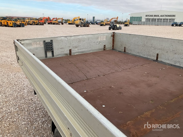 2006 Isuzu NPR77 4x2 Crew Cab Flatbed Truck - Vrachtwagen met open laadbak: afbeelding 4 2006 Isuzu NPR77 4x2 Crew Cab Flatbed Truck - Vrachtwagen met open laadbak: afbeelding 4