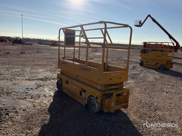 2007 Haulotte Compact 8 Electric Scissor Lift - Schaarlift: afbeelding 2 2007 Haulotte Compact 8 Electric Scissor Lift - Schaarlift: afbeelding 2