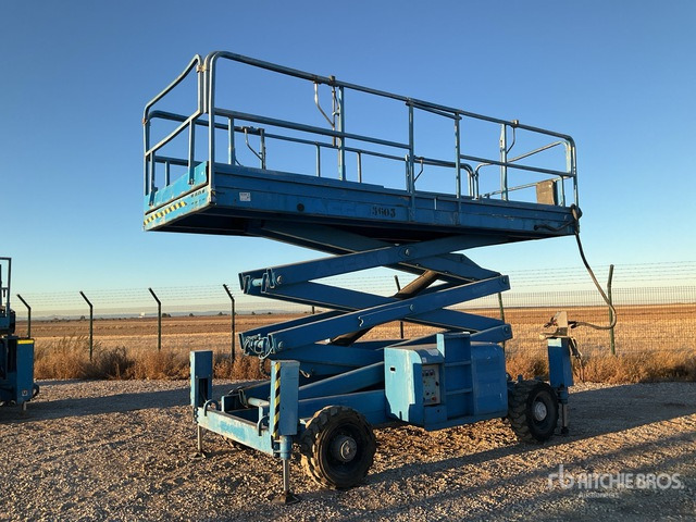 2007 Haulotte H12SXL 4x4 Diesel Scissor Lift - Schaarlift: afbeelding 1 2007 Haulotte H12SXL 4x4 Diesel Scissor Lift - Schaarlift: afbeelding 1