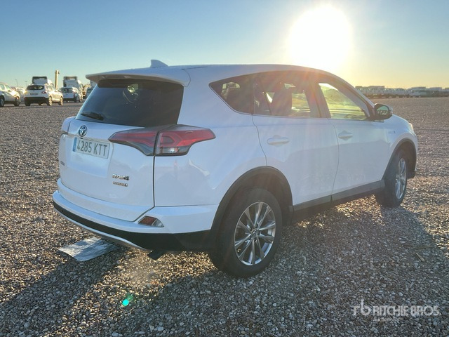 2019 Toyota RAV4 Hybrid SUV - SUV: afbeelding 3 2019 Toyota RAV4 Hybrid SUV - SUV: afbeelding 3