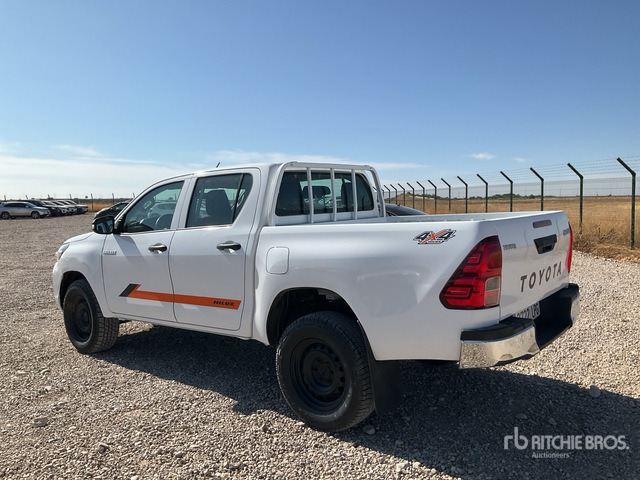 2021 Toyota Hilux 4x4 Crew Cab Pickup - Pick-up: afbeelding 4 2021 Toyota Hilux 4x4 Crew Cab Pickup - Pick-up: afbeelding 4