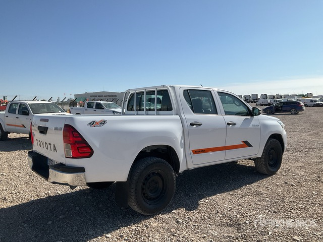 2021 Toyota Hilux 4x4 Crew Cab Pickup - Pick-up: afbeelding 4 2021 Toyota Hilux 4x4 Crew Cab Pickup - Pick-up: afbeelding 4