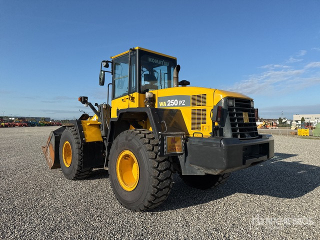2003 Komatsu WA250-5 Pala gommata - Wiellader: afbeelding 4 2003 Komatsu WA250-5 Pala gommata - Wiellader: afbeelding 4