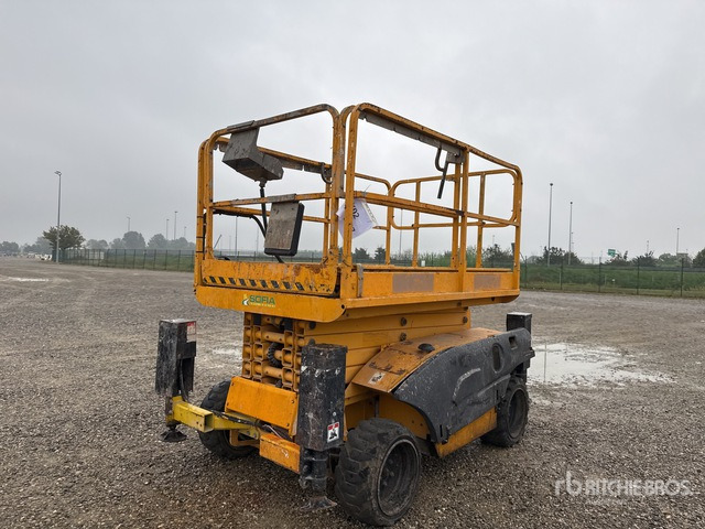 2007 Haulotte Compact12DX Piattaforma aerea verticale - Schaarlift: afbeelding 3 2007 Haulotte Compact12DX Piattaforma aerea verticale - Schaarlift: afbeelding 3