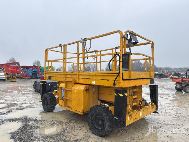 2007 Haulotte H12SX Diesel (Inoperable) Scissor Lift - Schaarlift: afbeelding 2 2007 Haulotte H12SX Diesel (Inoperable) Scissor Lift - Schaarlift: afbeelding 2