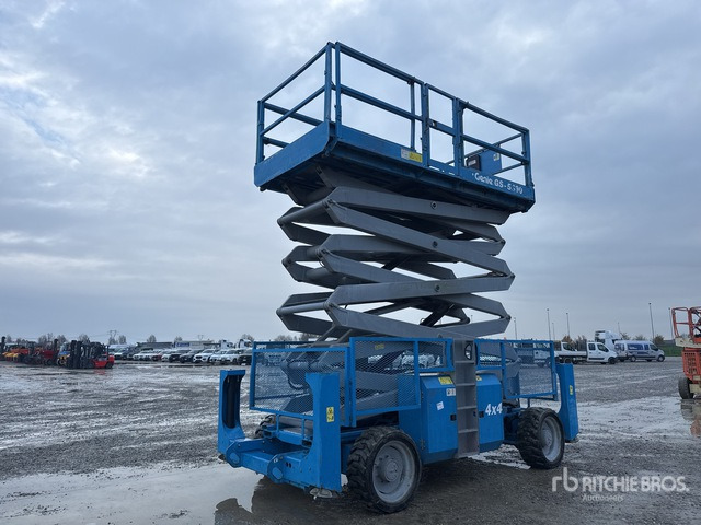 2008 Genie GS-5390RT Diesel Scissor Lift - Schaarlift: afbeelding 2 2008 Genie GS-5390RT Diesel Scissor Lift - Schaarlift: afbeelding 2