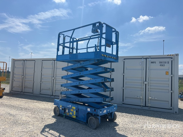 2010 Genie GS-3246 Electric Scissor Lift - Schaarlift: afbeelding 2 2010 Genie GS-3246 Electric Scissor Lift - Schaarlift: afbeelding 2