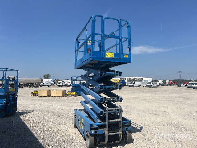 2010 Genie GS-3246 Electric Scissor Lift - Schaarlift: afbeelding 3 2010 Genie GS-3246 Electric Scissor Lift - Schaarlift: afbeelding 3