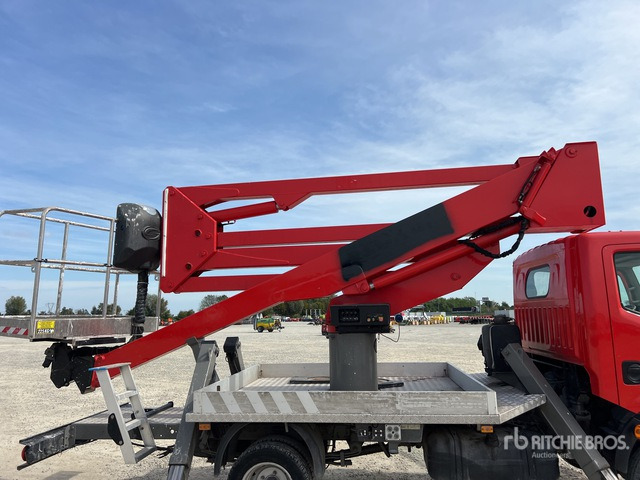 2011 Renault Maxity 2011 Socage DA320 20 m on Bucket Truck - Vrachtwagen hoogwerker: afbeelding 5 2011 Renault Maxity 2011 Socage DA320 20 m on Bucket Truck - Vrachtwagen hoogwerker: afbeelding 5