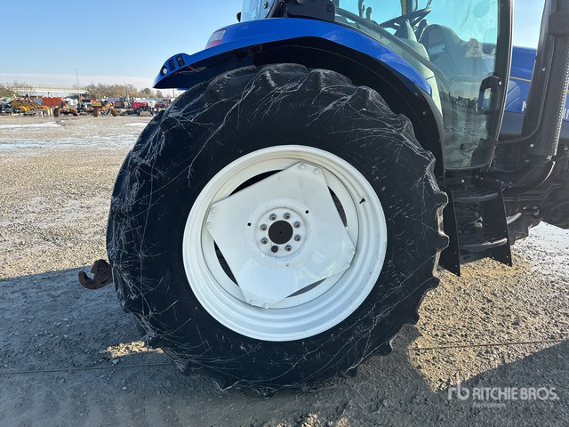 2013 New Holland T6030 4WD Tractor - Tractor: afbeelding 4 2013 New Holland T6030 4WD Tractor - Tractor: afbeelding 4