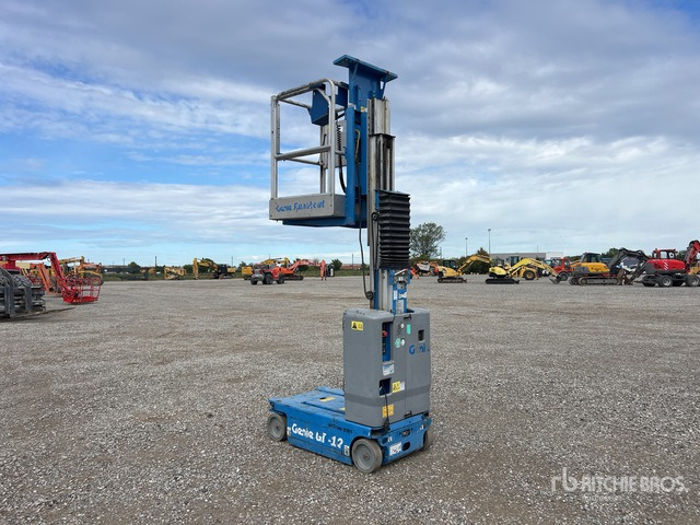 2015 Genie GR-12 Vertical Mast Lift - Verticale masthoogwerker: afbeelding 3 2015 Genie GR-12 Vertical Mast Lift - Verticale masthoogwerker: afbeelding 3